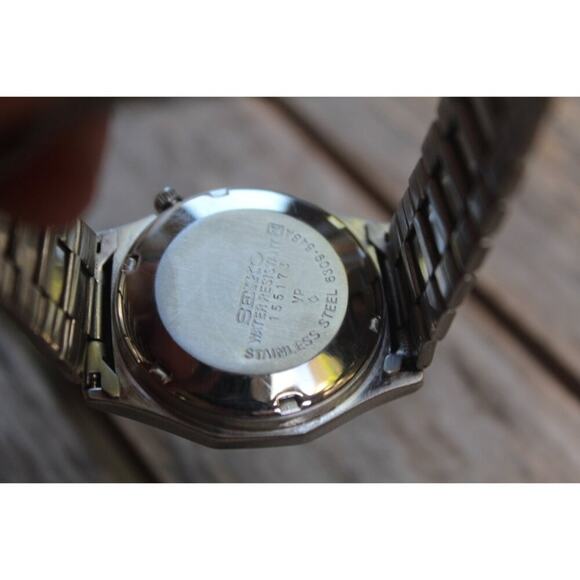 Vintage 1980 Seiko Square Automatic Mens Silver Watch W/daydate & Silver accents - Picture 4 of 5